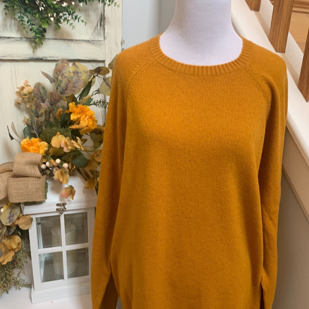 J Crew men's super soft sweater XL NWT